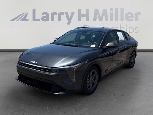 Used 2025 Kia K4 FWD image 1