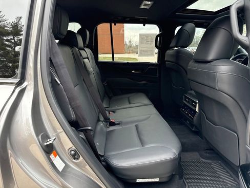 Used 2025 Lexus LX 600 4WD w/ Appearance Package image 31