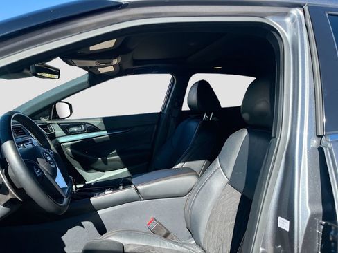 Used 2023 Nissan Maxima SR w/ Sport Mat Group FWD image 21