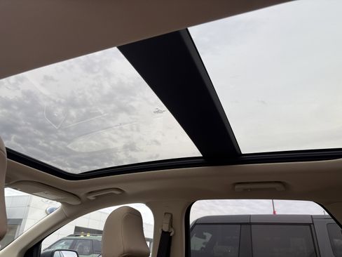 Used 2024 Ford Edge SEL w/ Convenience Package image 2