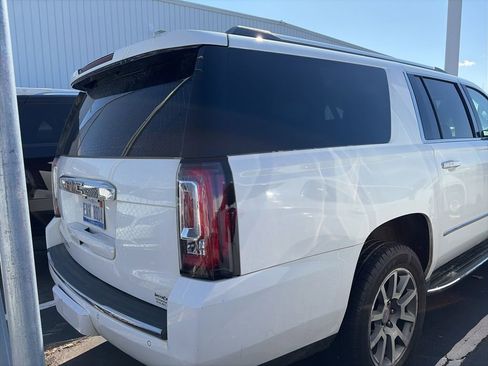 Used 2015 GMC Yukon XL Denali image 9