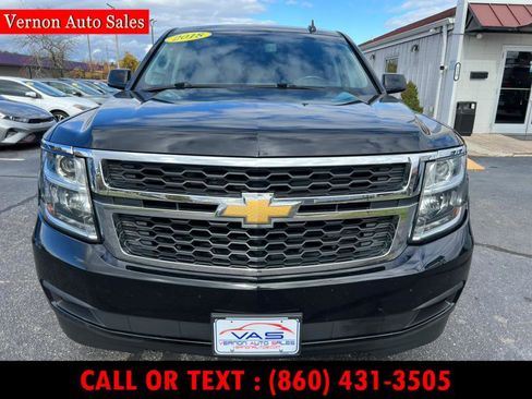Used 2018 Chevrolet Suburban LT image 2