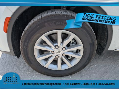 Used 2024 Dodge Durango SXT AWD/4WD image 10