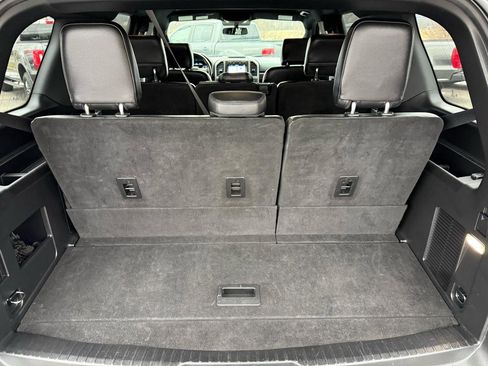 Used 2019 Ford Expedition XLT w/ Equipment Group 201A RWD image 17