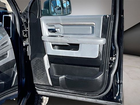 Used 2019 RAM 1500 Classic SLT image 28