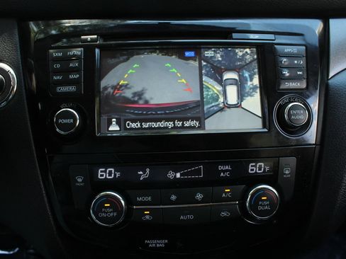 Used 2015 Nissan Rogue SV w/ SV Premium Package AWD/4WD image 36