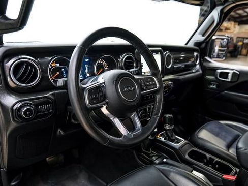 Used 2022 Jeep Wrangler Unlimited Sahara AWD/4WD image 14