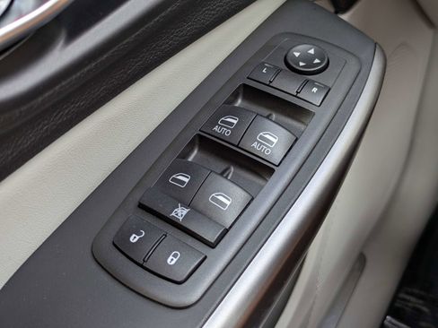 Used 2021 Jeep Cherokee Limited image 22