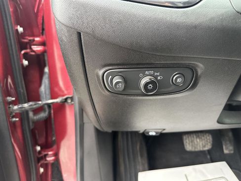 Used 2021 Chevrolet Equinox LT image 25