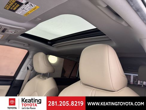 Used 2022 Toyota Highlander XLE image 19