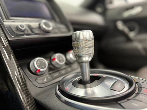 Used 2011 Audi R8 V10 image 70