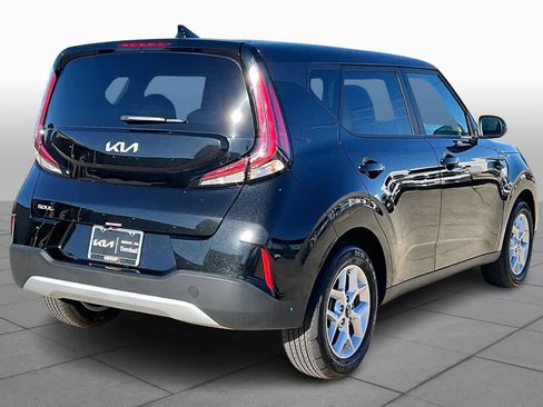 Certified 2025 Kia Soul LX w/ LX Technology Package image 12