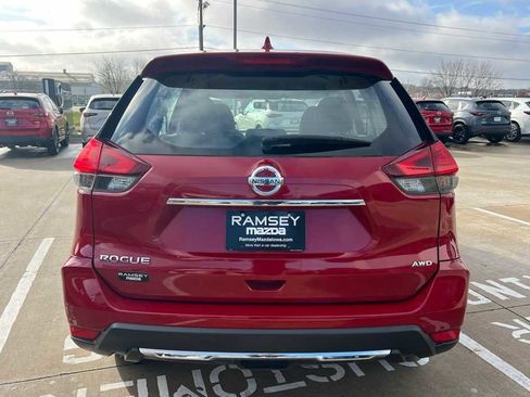 Used 2017 Nissan Rogue S image 5