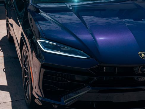 Used 2025 Lamborghini Urus SE AWD/4WD image 17
