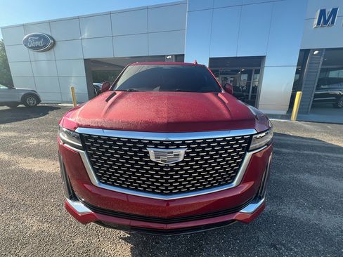 Used 2022 Cadillac Escalade Premium Luxury w/ LPO, Radiant Package image 3