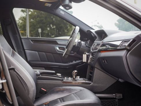 Used 2010 Mercedes-Benz E 63 AMG Sedan image 10