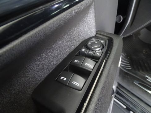 Used 2024 GMC Sierra 2500 AT4 w/ AT4 Premium Plus Package AWD/4WD image 10