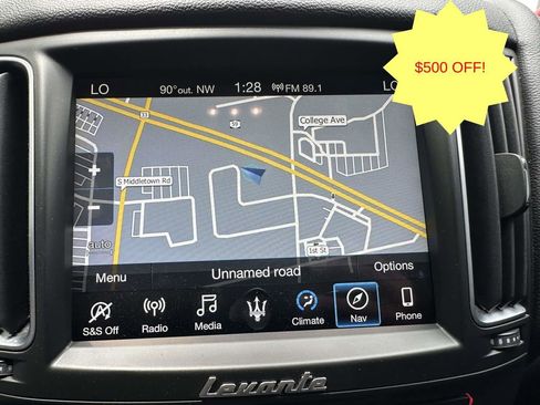 Used 2018 Maserati Levante AWD/4WD image 21