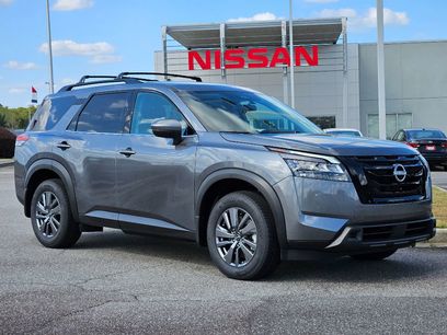 New 2025 Nissan Pathfinder SV w/ Black Appearance Package