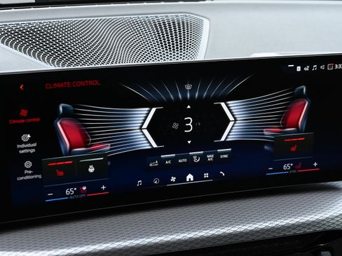 New 2026 BMW 330i Sedan w/ Premium Package image 17