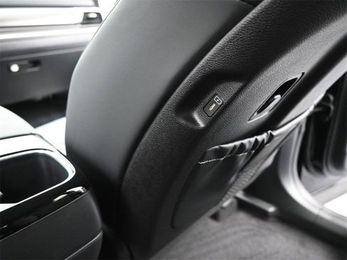 New 2025 Kia Telluride S image 12