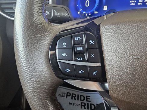 Used 2022 Ford Explorer King Ranch w/ Premium Technology Package image 22