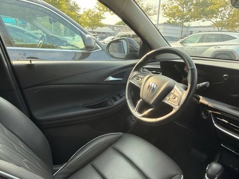 Used 2025 Buick Encore GX Avenir w/ Avenir Technology Package AWD/4WD image 12