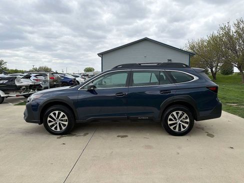 Certified 2025 Subaru Outback AWD/4WD image 3
