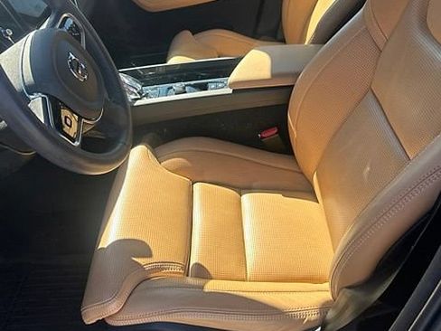 Used 2023 Volvo XC60 B5 Ultimate w/ Climate Package AWD/4WD image 5