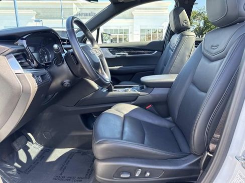 Certified 2025 Cadillac XT6 Premium Luxury AWD/4WD image 19