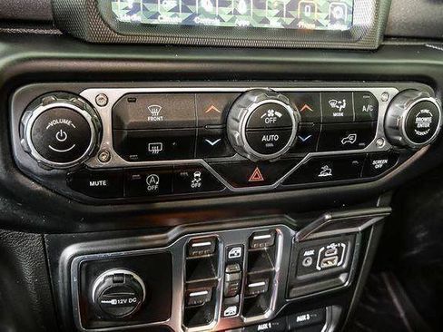 Used 2022 Jeep Gladiator Mojave w/ Trailer Tow Package AWD/4WD image 16