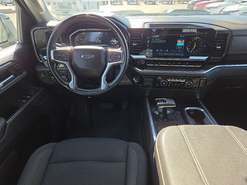 Used 2024 Chevrolet Silverado 1500 LT Trail Boss w/ Protection Package image 10