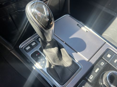 Used 2014 Hyundai Equus Signature RWD image 26
