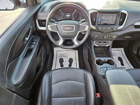 Used 2024 GMC Terrain SLT image 11
