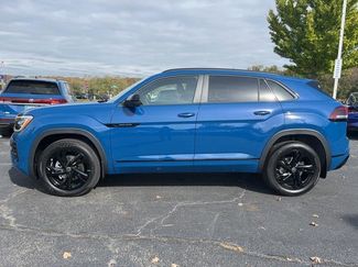 Certified 2025 Volkswagen Atlas Cross Sport SEL R-Line video 2