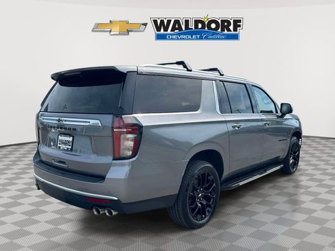 Used 2022 Chevrolet Suburban High Country AWD/4WD image 6
