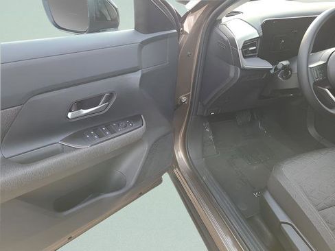 New 2026 Nissan Kicks SV w/ SV Premium Package image 6