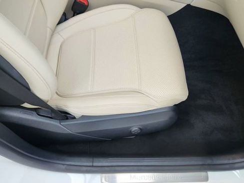 Used 2024 Mercedes-Benz GLC 300 4MATIC image 22