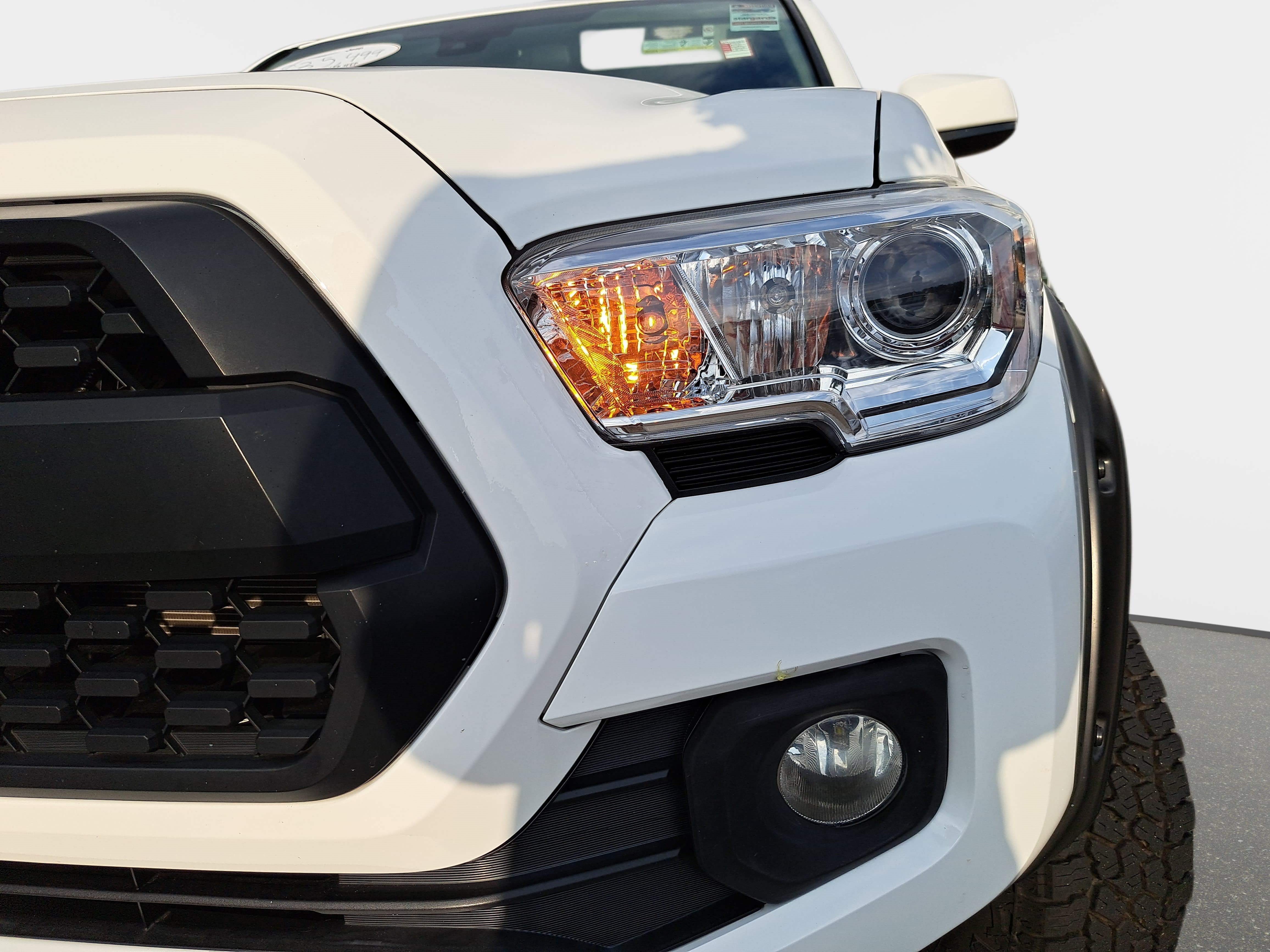 Used 2022 Toyota Tacoma SR AWD/4WD image 29