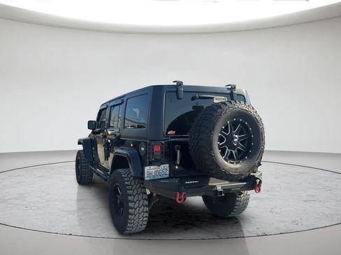 Used 2015 Jeep Wrangler Unlimited Sahara w/ Max Tow Package AWD/4WD image 7