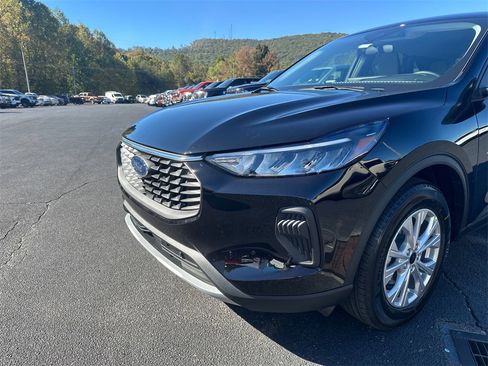 New 2026 Ford Escape Active w/ Tech Pack #1 image 9