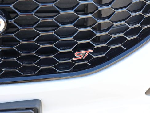 Certified 2022 Ford Edge ST image 9