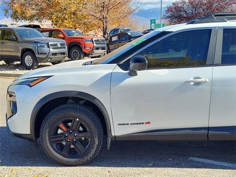 Certified 2025 Nissan Rogue SV image 9