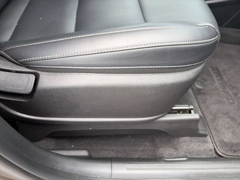Used 2025 Kia Telluride S FWD image 38