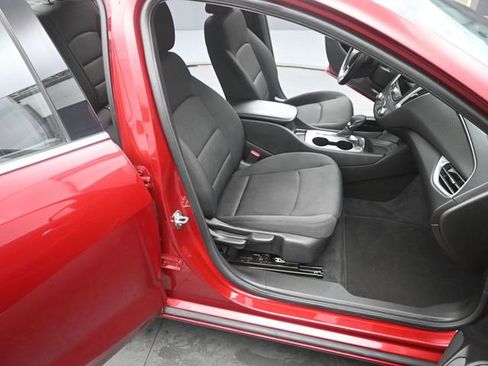 Used 2021 Chevrolet Malibu RS FWD image 19