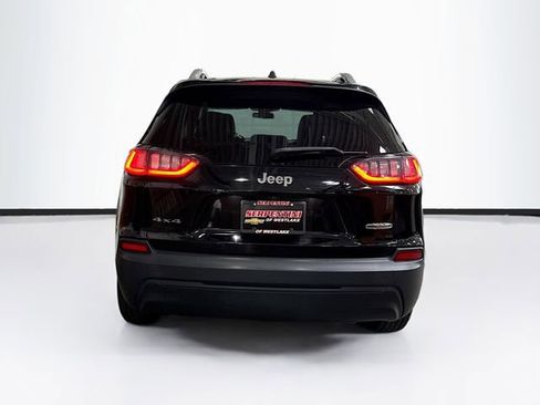 Used 2019 Jeep Cherokee Latitude Plus AWD/4WD image 7