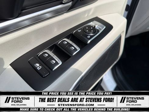 Used 2025 Kia Telluride S FWD image 20