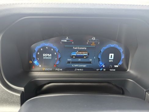 New 2025 Ford Bronco Badlands image 9