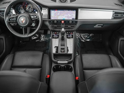 Certified 2026 Porsche Macan AWD/4WD image 15