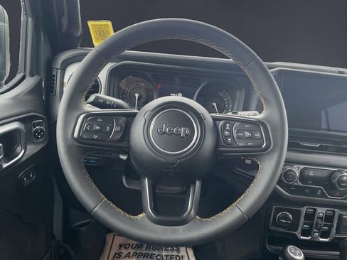 Used 2024 Jeep Wrangler Unlimited AWD/4WD image 12